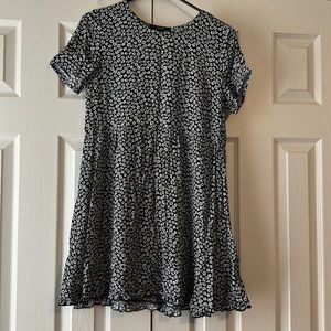 Forever 21 black and white daisy dress